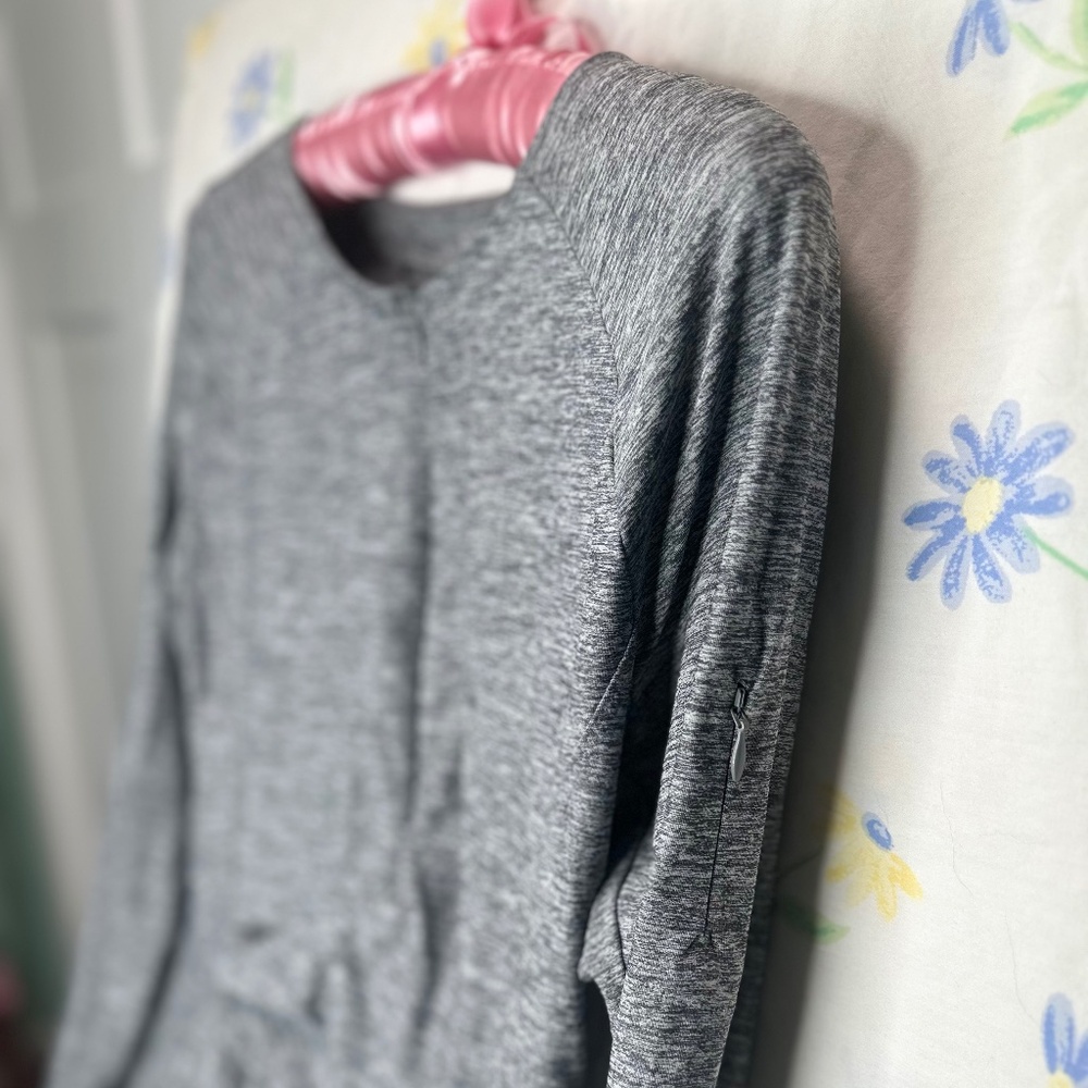 Athleta Womens Heather Gray UPF 50+ Pacifica Wrap Front Top Shirt Size MT